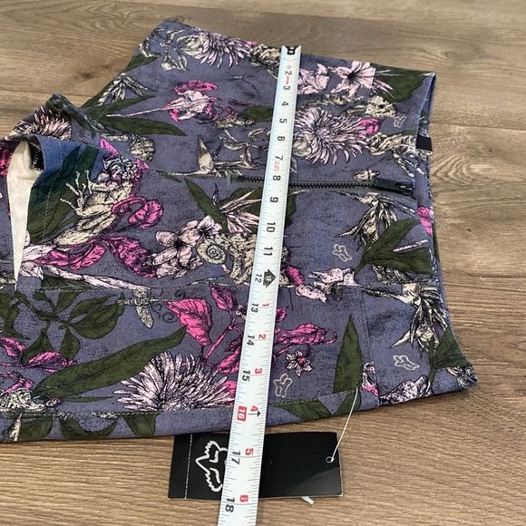 FOX Racing Exotic High Waist Blue Foral Shorts Size 3‎ - Picture 9 of 16